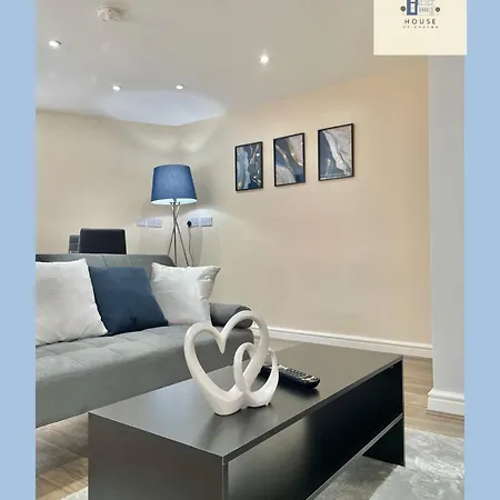 Huge New Great For Locum And Contractors Apartment